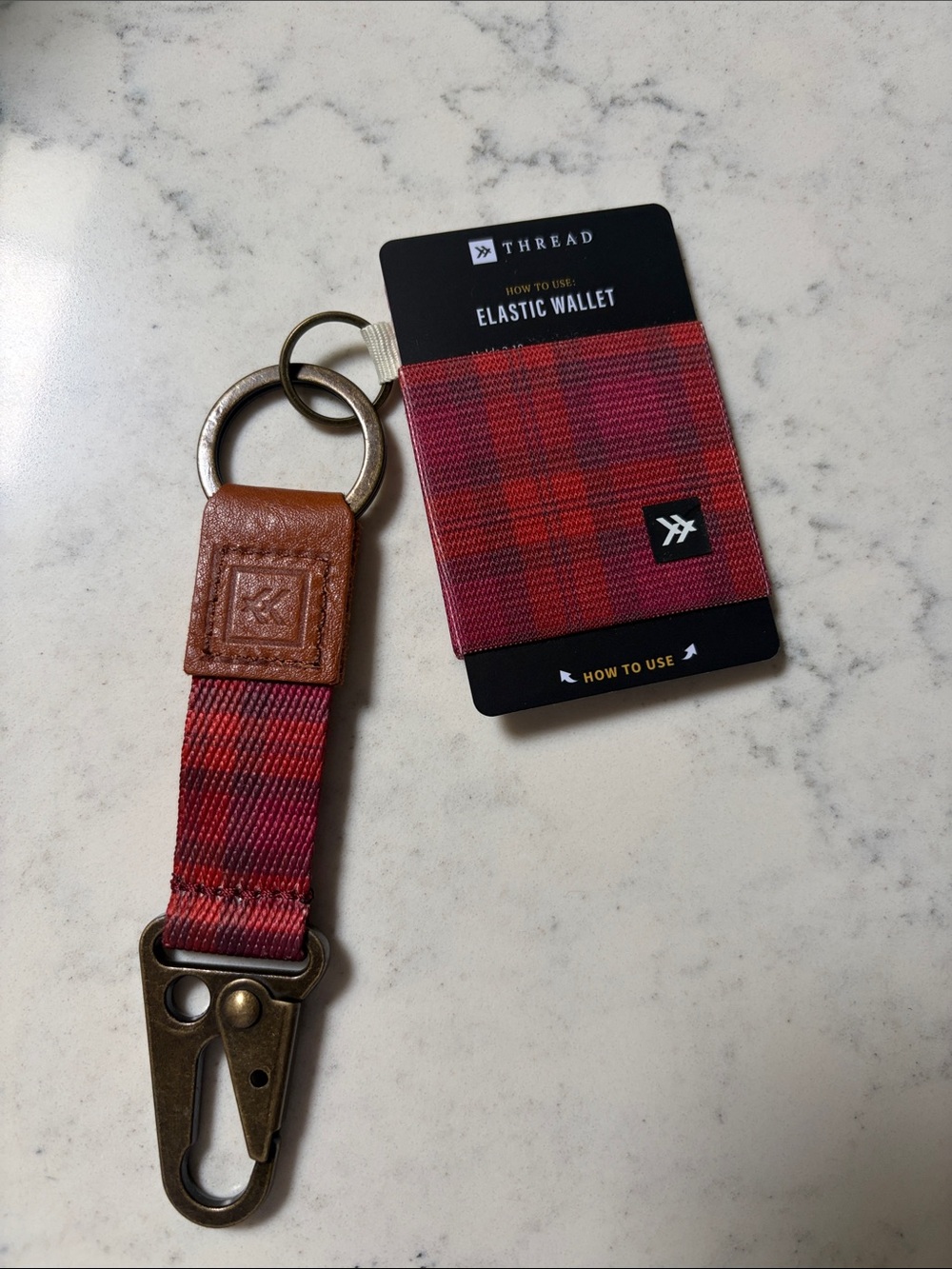 Kavu Red Plaid Elastic Card Wallet & Brown Key Clip Set